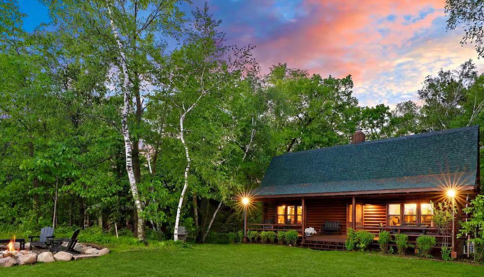 The cabin at Avari's Crossing